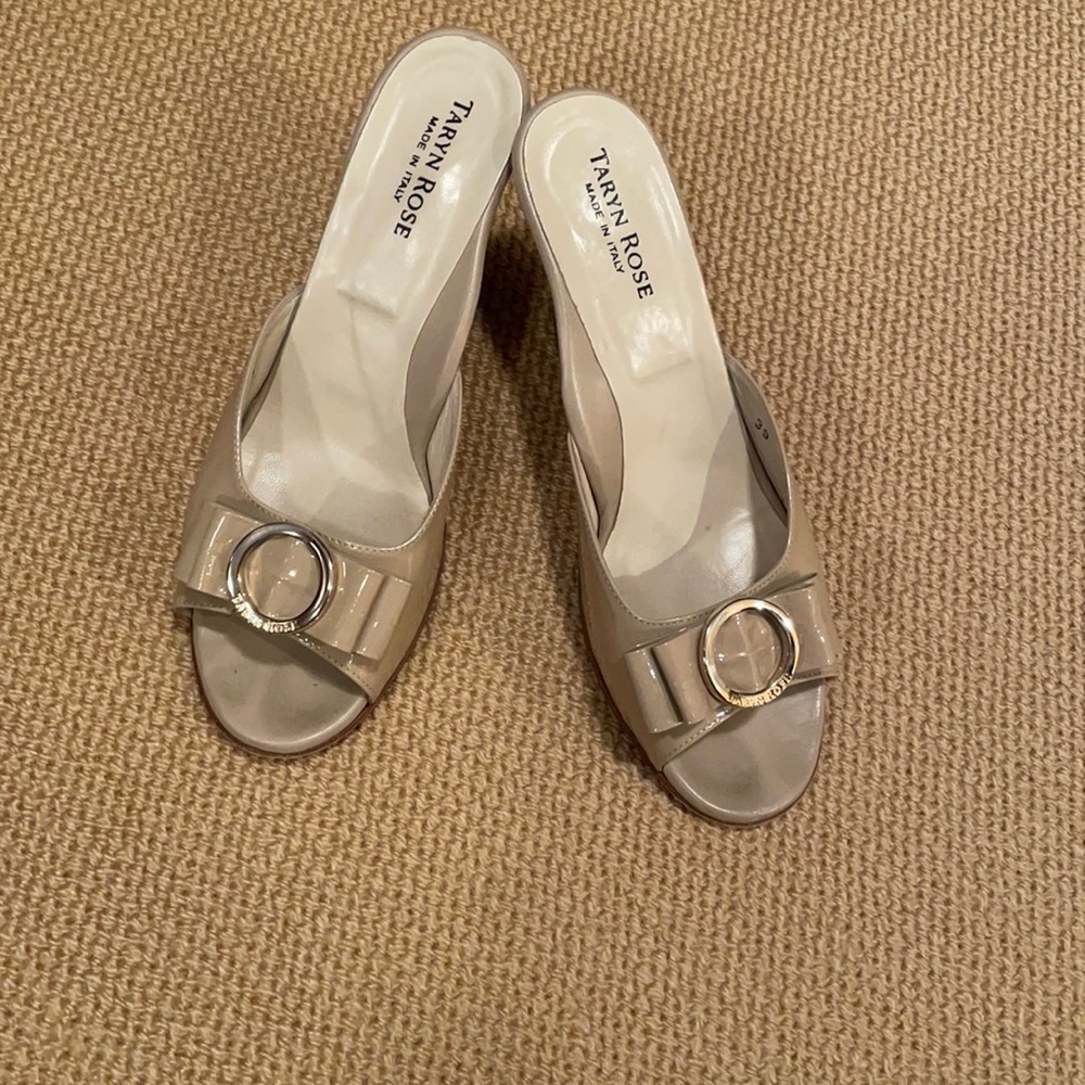 Shoe